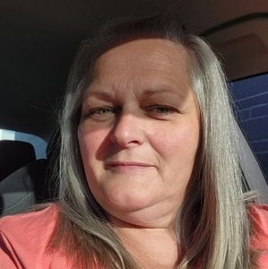 Meet your Posher, Suzanne